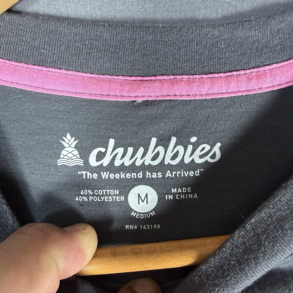 Chubbies Shirt Mens Medium Sky's Out Thighs Out Graphic Pocket Tee Adult - Picture 2 of 6